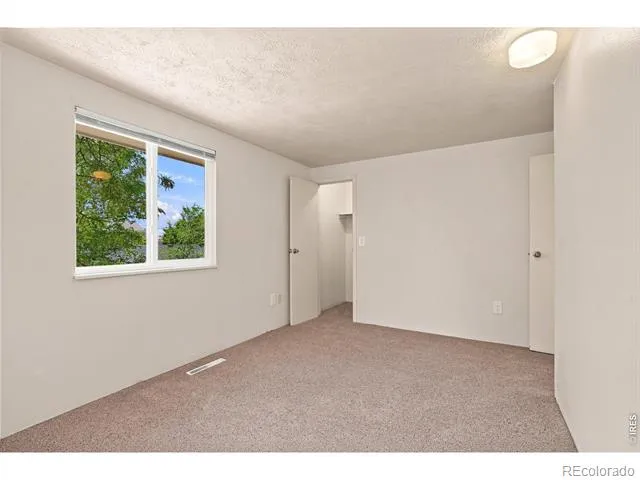 942 Granite Court Longmont, CO 80504