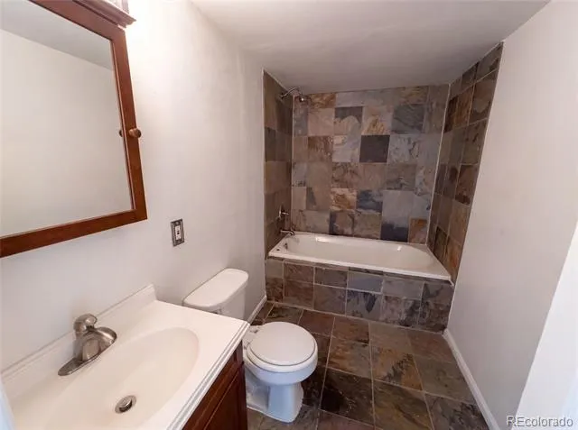 5667 Johnson Street Arvada, CO 80002