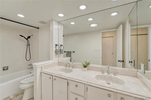 4250 S Olive Street #202 Denver, CO 80237