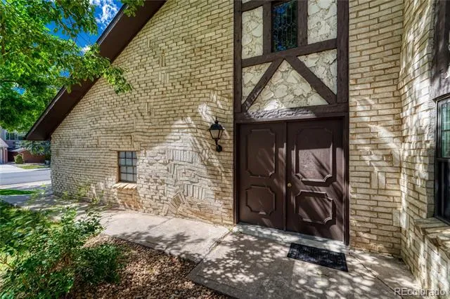4250 S Olive Street #202 Denver, CO 80237