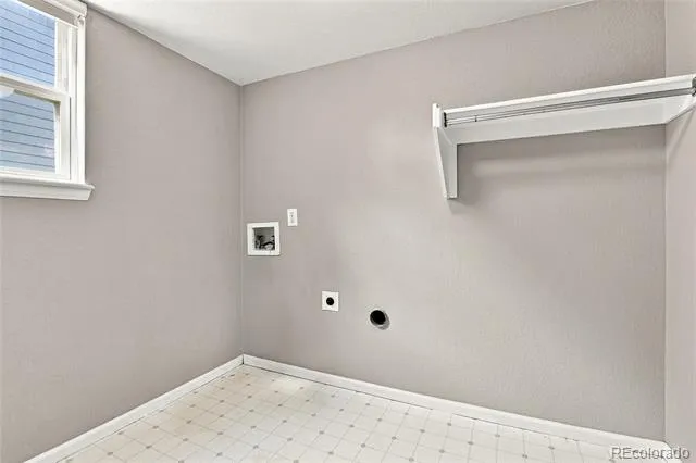 4249 S Killarney Street Aurora, CO 80013