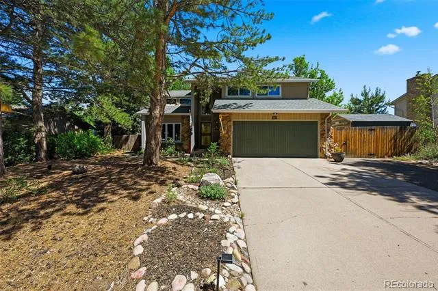 927 Oakwood Drive Castle Rock, CO 80104