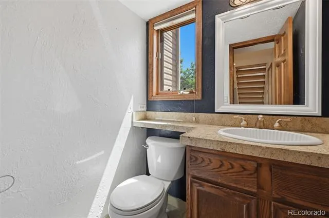 927 Oakwood Drive Castle Rock, CO 80104