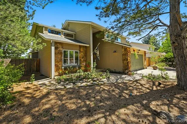 927 Oakwood Drive Castle Rock, CO 80104
