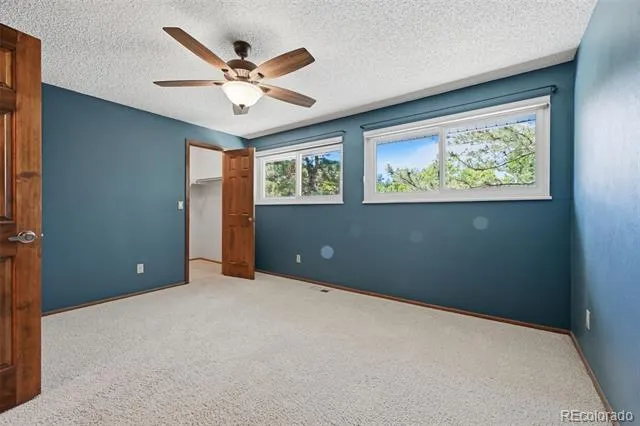 927 Oakwood Drive Castle Rock, CO 80104