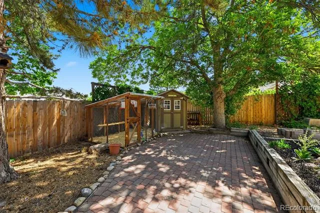 927 Oakwood Drive Castle Rock, CO 80104