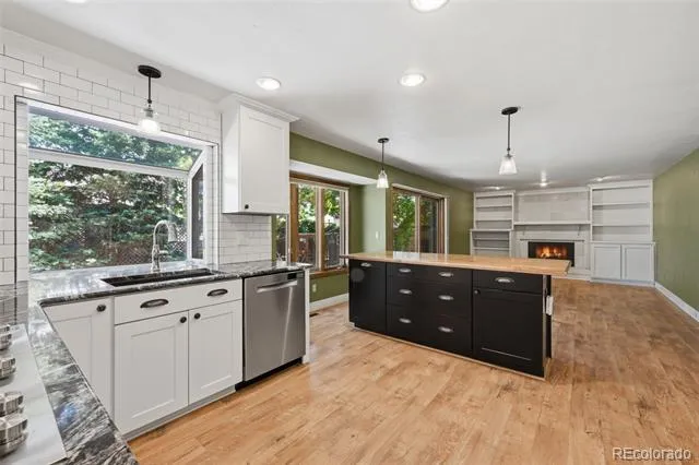 927 Oakwood Drive Castle Rock, CO 80104