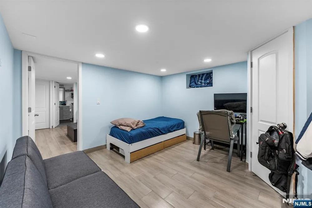 789 Harvard Place Cliffside Park, NJ 07010