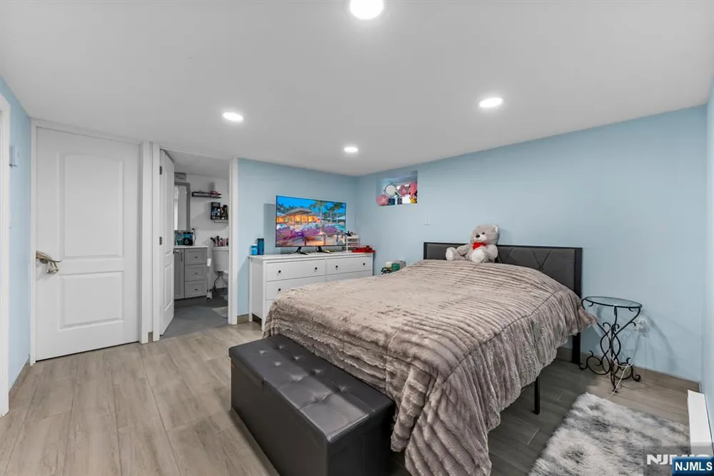 789 Harvard Place Cliffside Park, NJ 07010