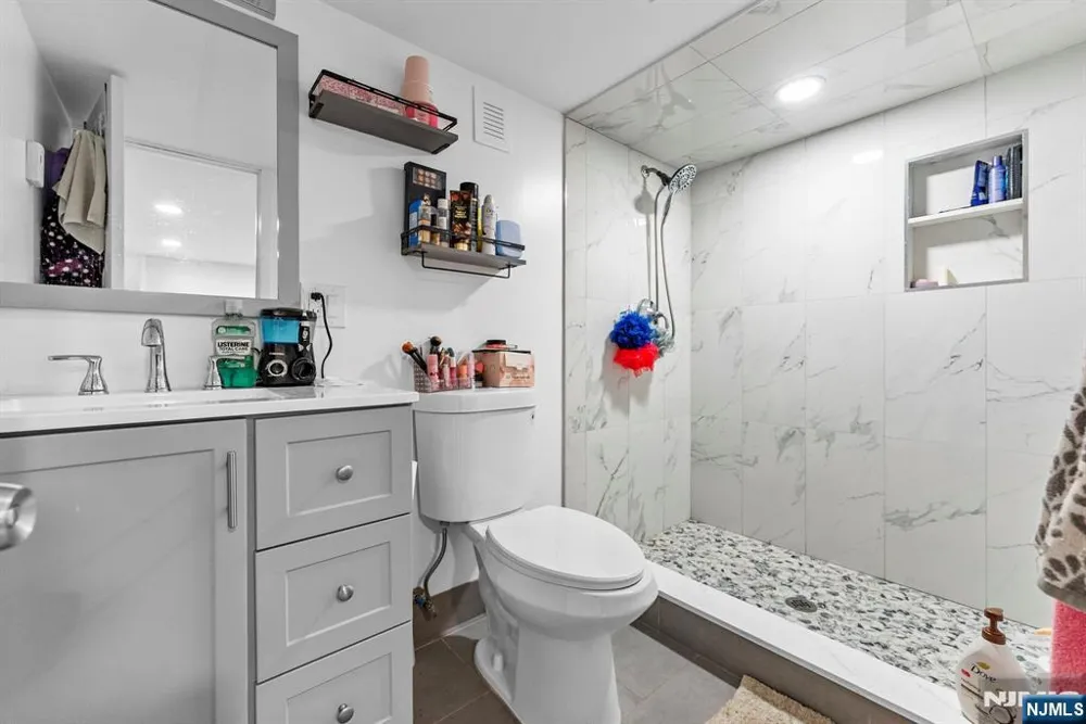 789 Harvard Place Cliffside Park, NJ 07010