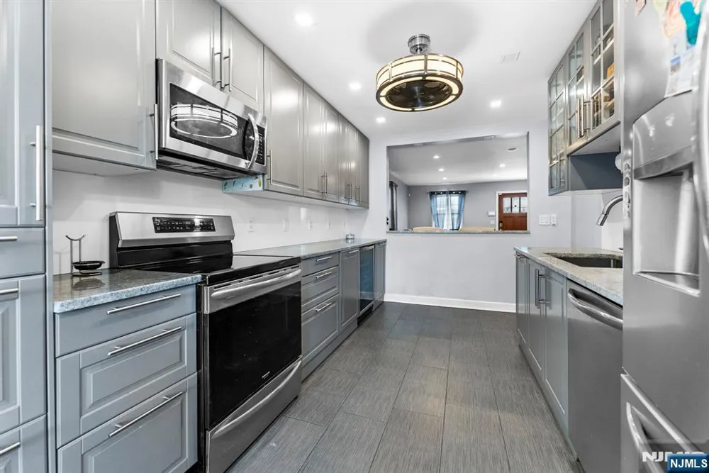 789 Harvard Place Cliffside Park, NJ 07010