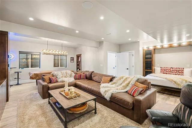 1188 Sky View Lane Larkspur, CO 80118