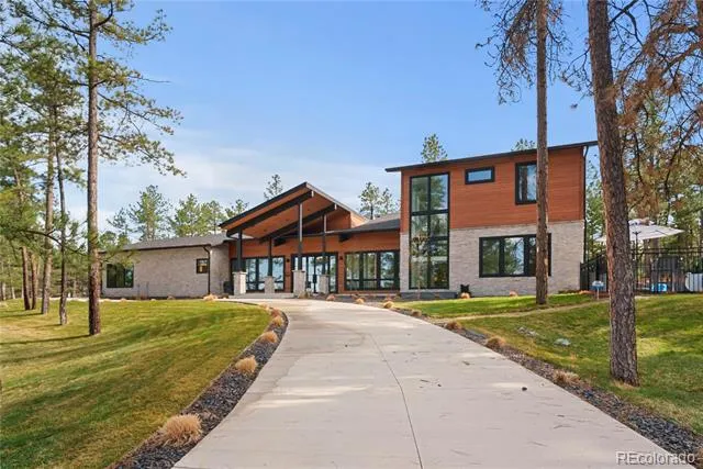 1188 Sky View Lane Larkspur, CO 80118
