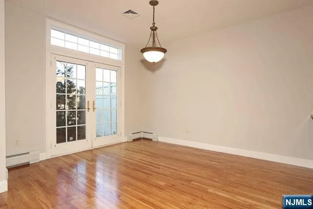 14 Kensington 14 Tenafly, NJ 07670
