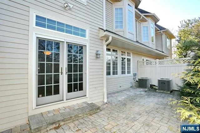 14 Kensington 14 Tenafly, NJ 07670
