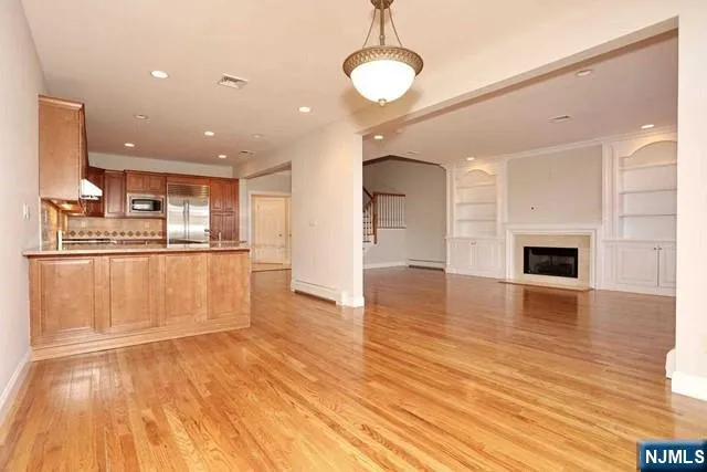 14 Kensington 14 Tenafly, NJ 07670