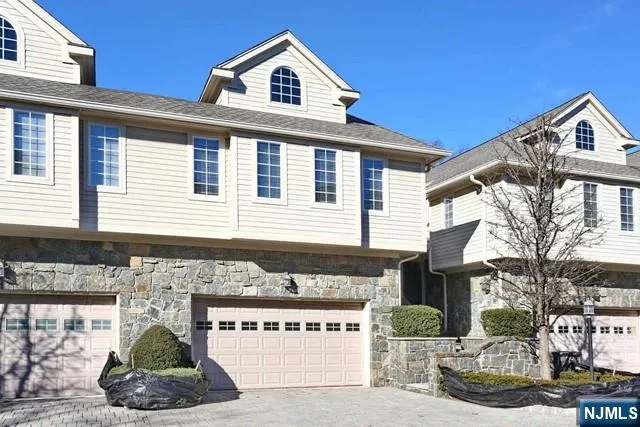 14 Kensington 14 Tenafly, NJ 07670