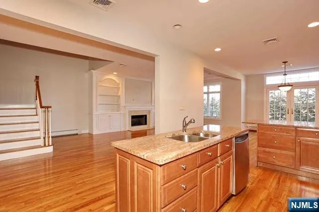 14 Kensington 14 Tenafly, NJ 07670