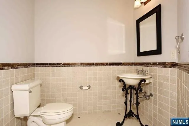 14 Kensington 14 Tenafly, NJ 07670