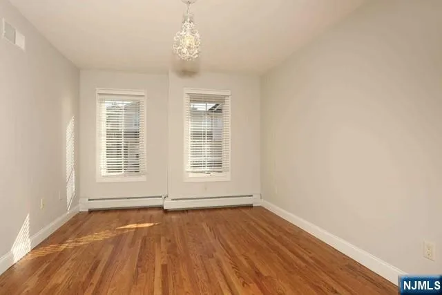 14 Kensington 14 Tenafly, NJ 07670