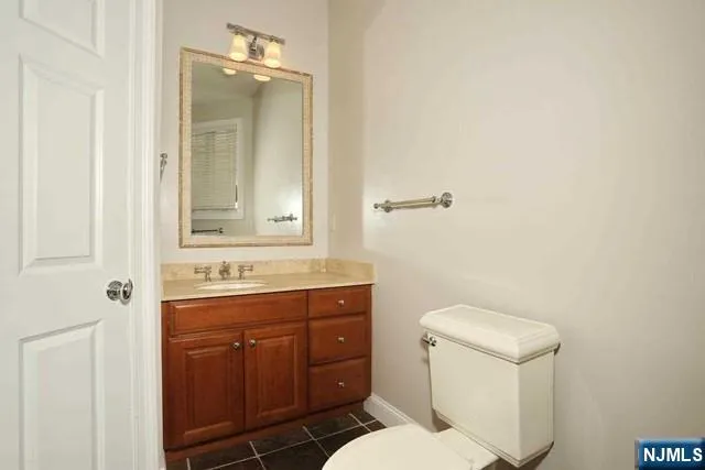 14 Kensington 14 Tenafly, NJ 07670
