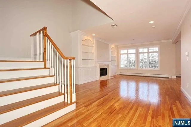14 Kensington 14 Tenafly, NJ 07670