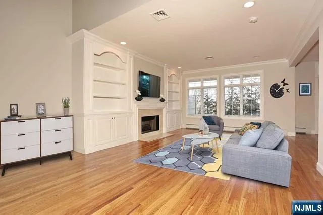 14 Kensington 14 Tenafly, NJ 07670