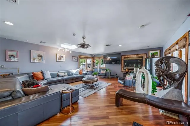 1590 Roslyn Street Denver, CO 80220