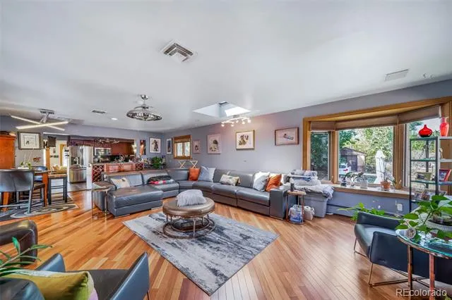 1590 Roslyn Street Denver, CO 80220