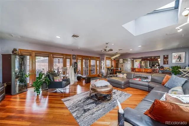1590 Roslyn Street Denver, CO 80220