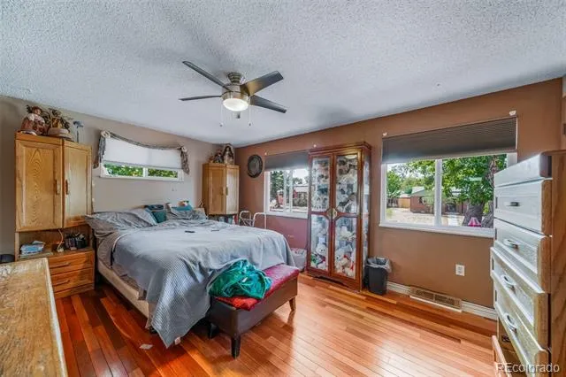 1590 Roslyn Street Denver, CO 80220