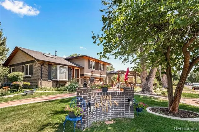 1590 Roslyn Street Denver, CO 80220