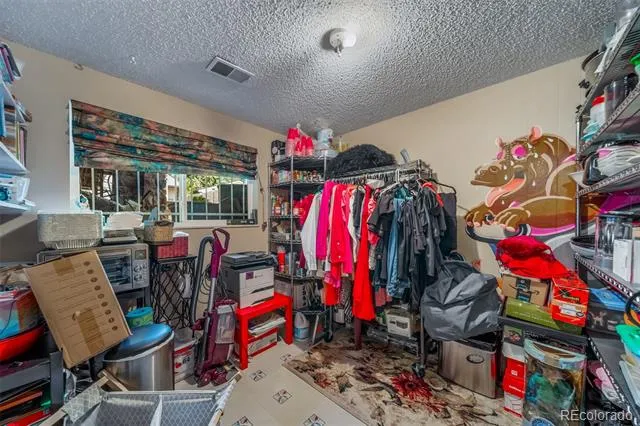 1590 Roslyn Street Denver, CO 80220