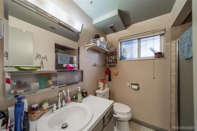 1590 Roslyn Street Denver, CO 80220