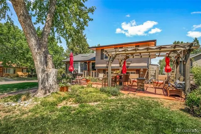 1590 Roslyn Street Denver, CO 80220