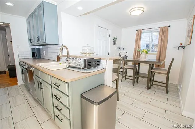 1543 S Benton Street Lakewood, CO 80232
