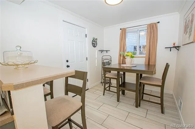 1543 S Benton Street Lakewood, CO 80232