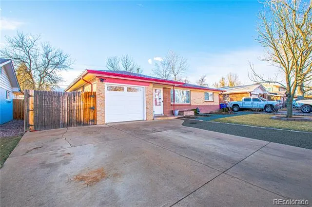 1543 S Benton Street Lakewood, CO 80232