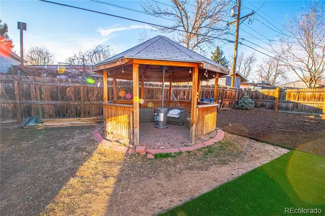 1543 S Benton Street Lakewood, CO 80232