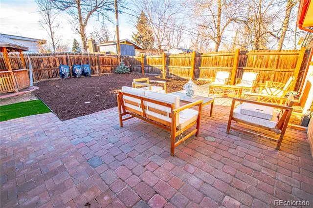 1543 S Benton Street Lakewood, CO 80232