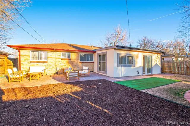 1543 S Benton Street Lakewood, CO 80232