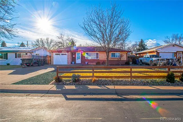 1543 S Benton Street Lakewood, CO 80232