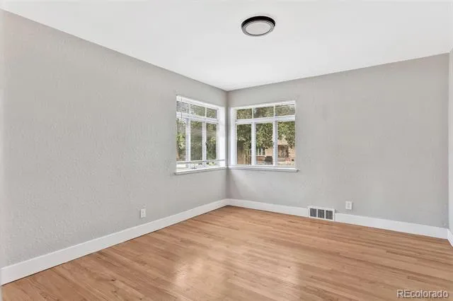 1075 Kingston Street Aurora, CO 80010