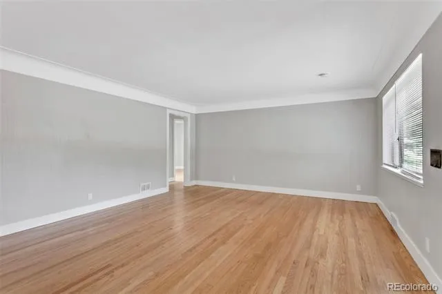 1075 Kingston Street Aurora, CO 80010