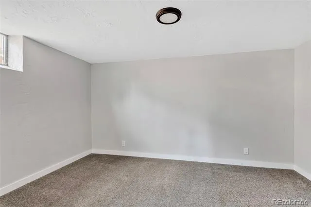 1075 Kingston Street Aurora, CO 80010