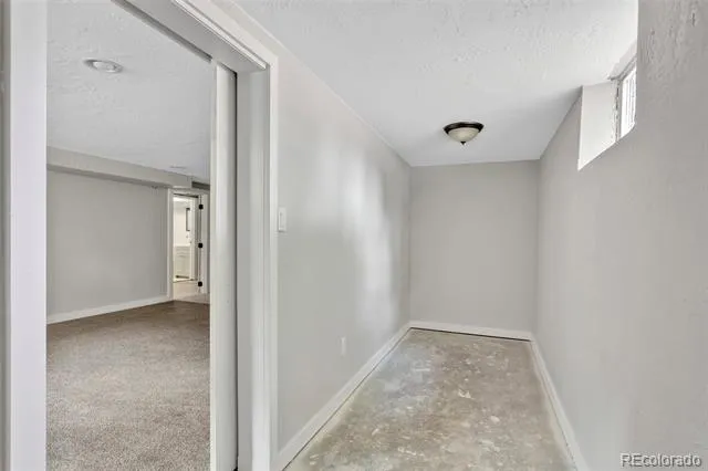 1075 Kingston Street Aurora, CO 80010