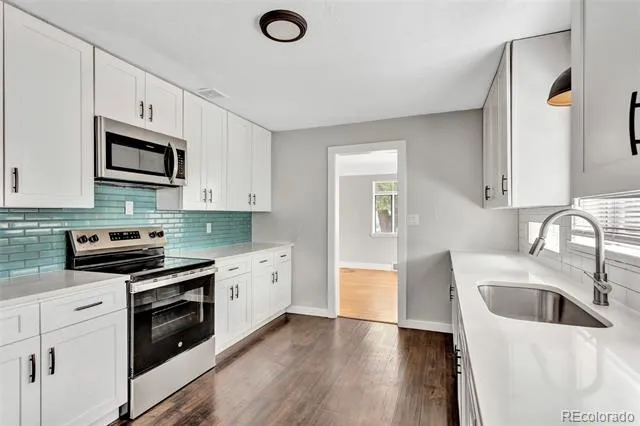 1075 Kingston Street Aurora, CO 80010