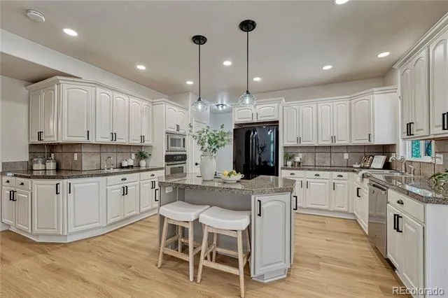 18110 Bakers Farm Road Colorado Springs, CO 80908