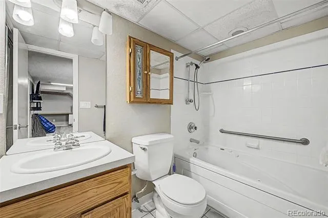 6015 Zang Way Arvada, CO 80004
