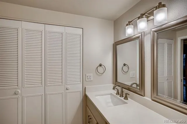 7877 E Mississippi Avenue #102 Denver, CO 80247
